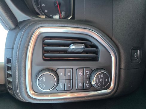 Used 2021 Chevrolet Silverado 1500 LTZ image 12