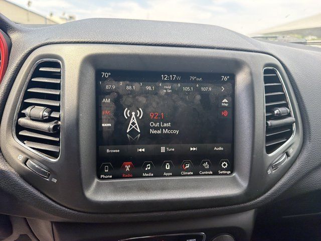Used 2018 Jeep Compass Trailhawk w/ Navigation Group AWD/4WD image 13