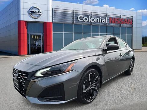 Certified 2025 Nissan Altima 2.5 SR AWD/4WD image 1