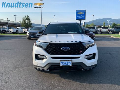 Used 2021 Ford Explorer ST w/ Equipment Group 401A AWD/4WD image 2