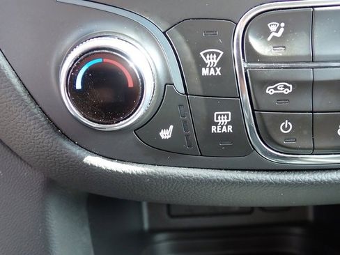 Used 2022 Chevrolet Equinox LT image 22