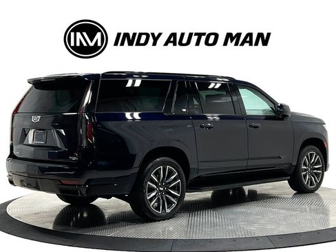Used 2021 Cadillac Escalade ESV Sport Platinum AWD/4WD image 4