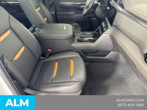 Used 2025 GMC Sierra 2500 AT4 w/ AT4 Premium Plus Package AWD/4WD image 17