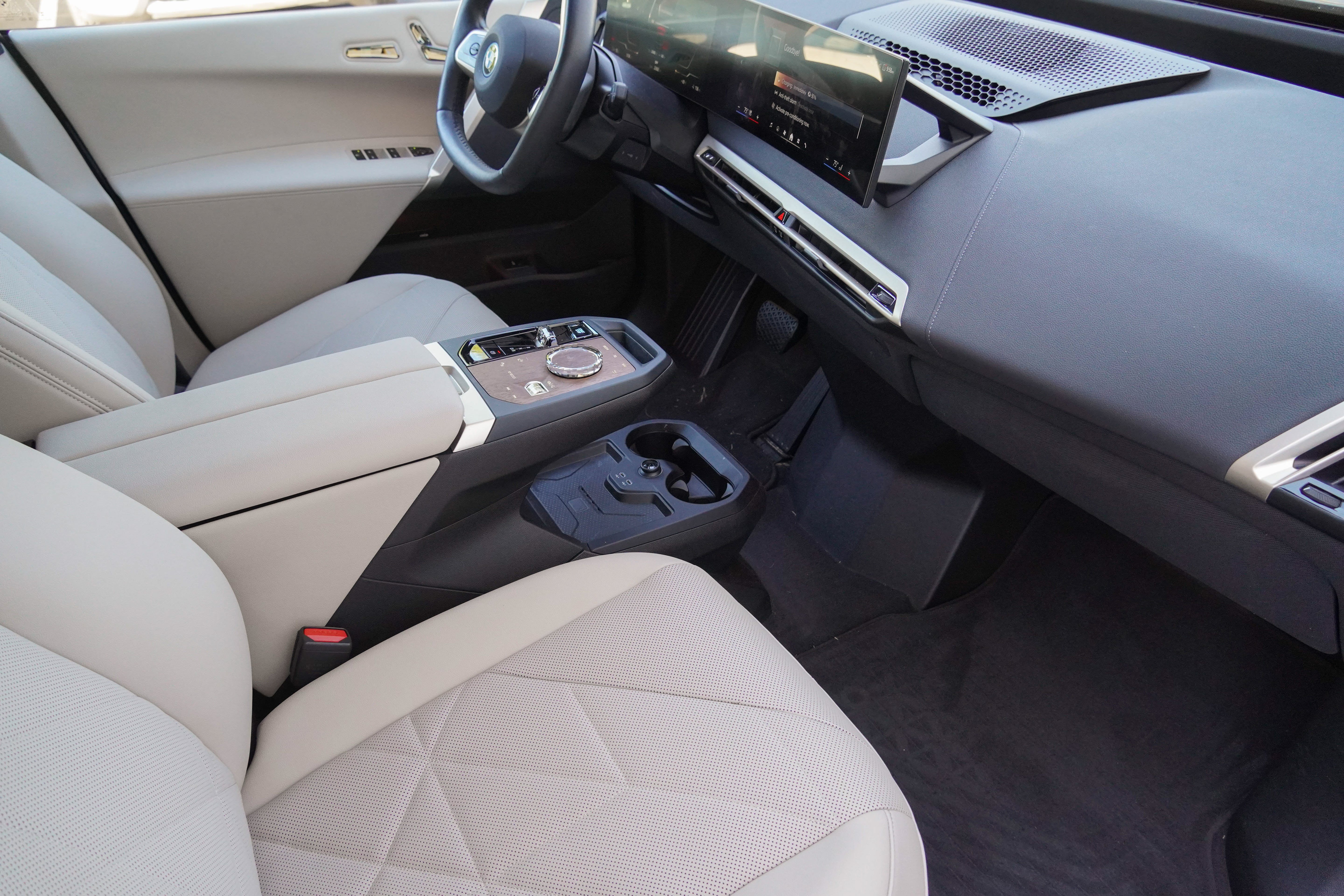 Certified 2024 BMW iX xDrive50 w/ Premium Package AWD/4WD image 11