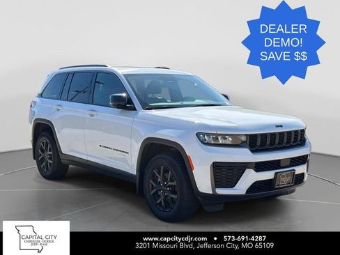 New 2026 Jeep Grand Cherokee Altitude AWD/4WD image 1