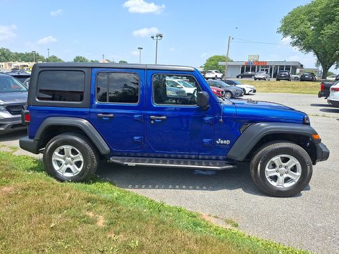 Used 2018 Jeep Wrangler Unlimited Sport S AWD/4WD image 7