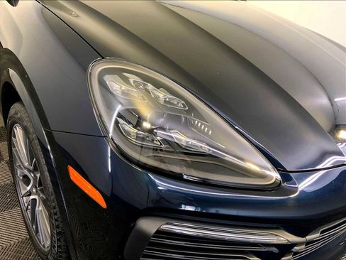 Used 2021 Porsche Cayenne image 12