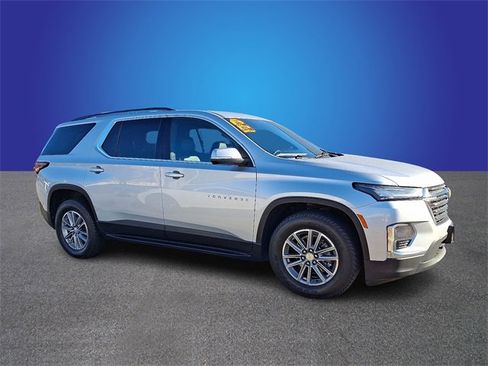 Used 2022 Chevrolet Traverse LT image 4