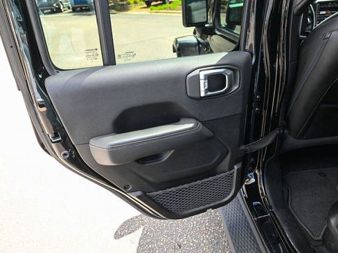 Used 2023 Jeep Wrangler Unlimited Sahara w/ Cold Weather Group AWD/4WD image 22