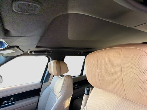 Used 2025 Land Rover Range Rover Autobiography image 27