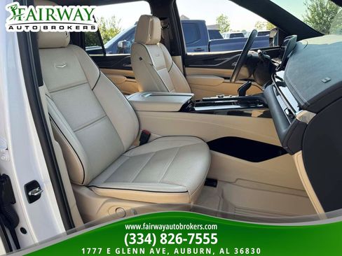 Used 2024 Cadillac Escalade Premium Luxury w/ Performance Package AWD/4WD image 12