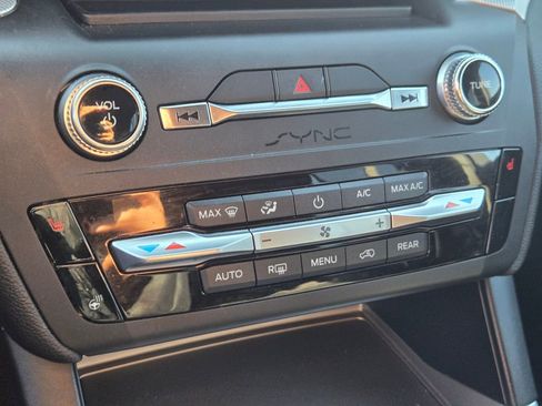 Used 2020 Ford Explorer XLT w/ Equipment Group 202A image 16