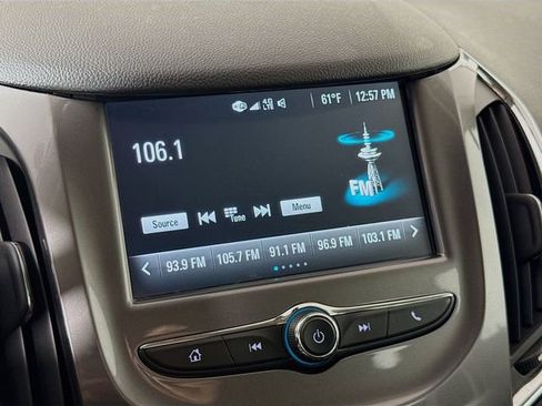 Used 2017 Chevrolet Cruze LT w/ Convenience Package FWD image 16