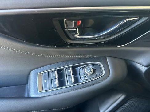 Used 2025 Subaru Outback Limited AWD/4WD image 11