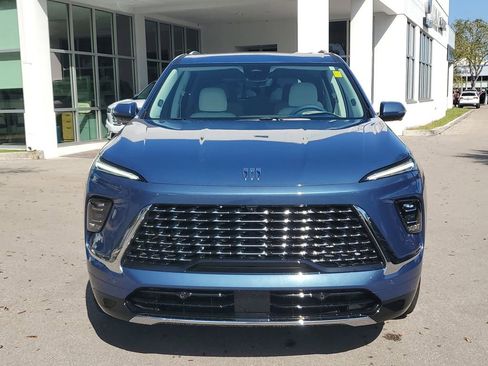 Used 2025 Buick Enclave Avenir w/ Super Cruise Package image 8