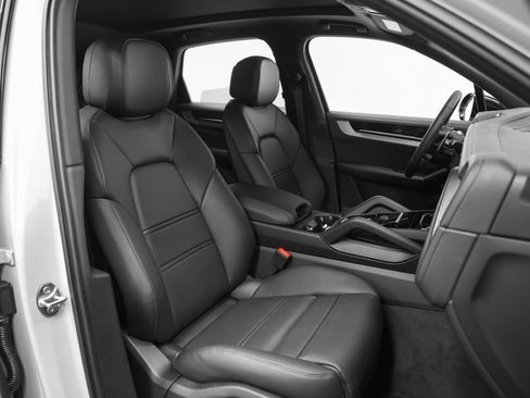 Certified 2026 Porsche Cayenne E-Hybrid AWD/4WD image 23