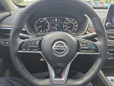 Used 2022 Nissan Altima 2.5 SL FWD image 12