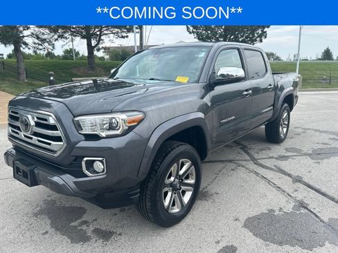 Used 2019 Toyota Tacoma Limited AWD/4WD image 1