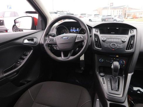 Used 2018 Ford Focus SE image 11
