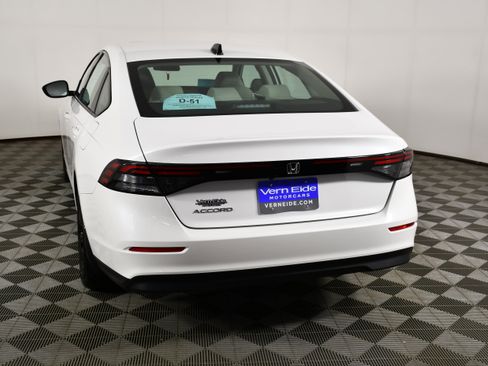 Certified 2025 Honda Accord SE image 7