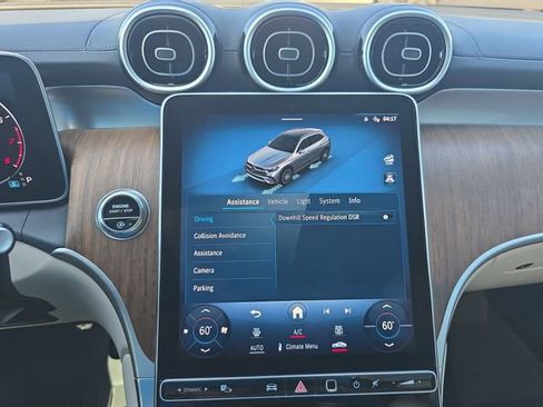 Used 2024 Mercedes-Benz GLC 300 4MATIC image 22