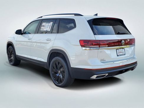 New 2026 Volkswagen Atlas SE FWD image 4