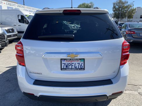 Used 2017 Chevrolet Equinox LT FWD image 9