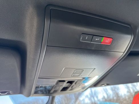 Used 2023 Volkswagen Atlas Cross Sport SE w/ Panoramic Sunroof Package image 34