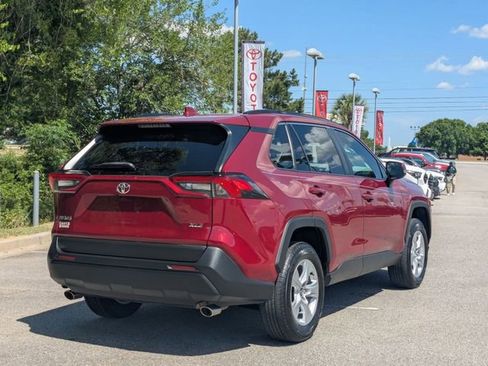 Certified 2021 Toyota RAV4 XLE FWD image 3
