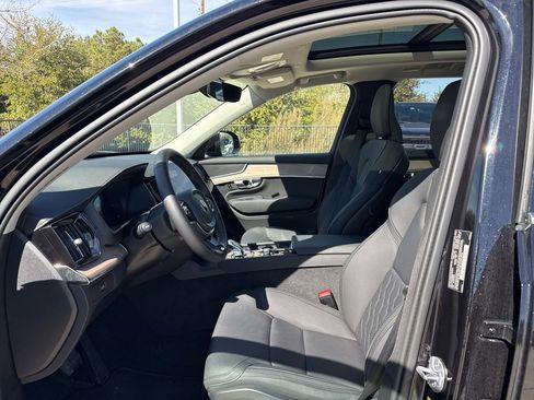 Certified 2025 Volvo XC90 B5 Plus image 18