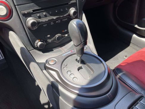 Used 2016 Nissan 370Z NISMO RWD image 9