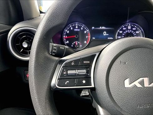 Used 2022 Kia Forte LXS image 18