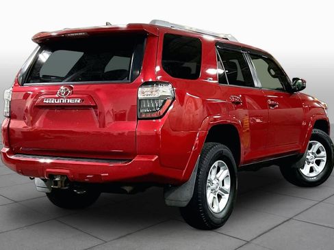 Used 2017 Toyota 4Runner SR5 AWD/4WD image 13