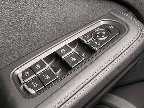 New 2026 Porsche Macan Turbo image 40