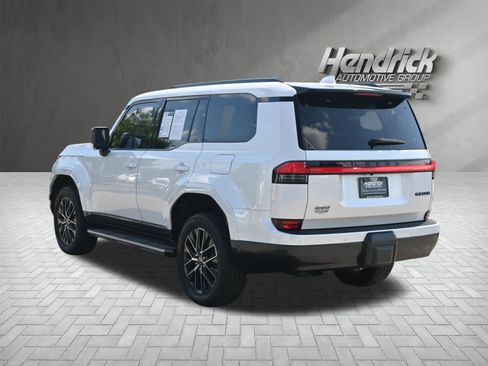 Used 2024 Lexus GX 550 w/ Cold Area Package AWD/4WD image 8