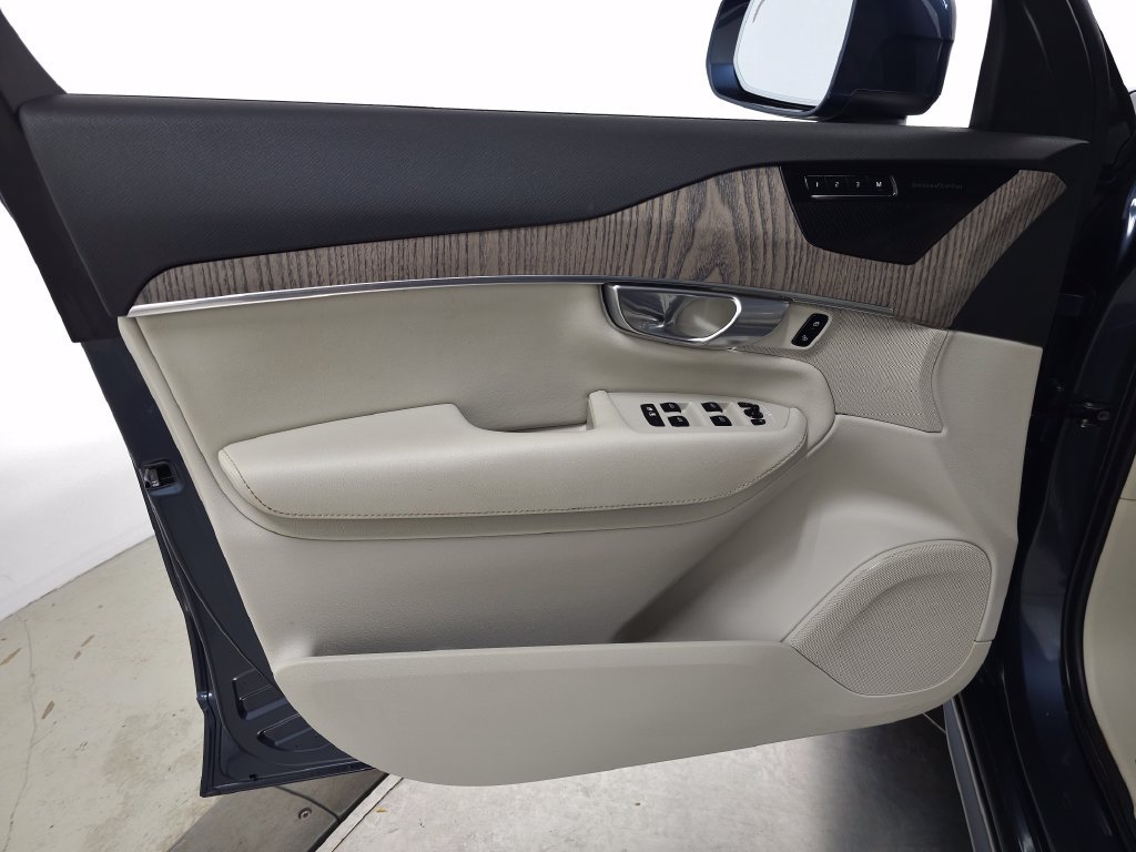 Certified 2024 Volvo XC90 B6 Plus w/ Protection Package Premier AWD/4WD image 15