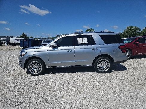 Used 2024 Ford Expedition Limited AWD/4WD image 8