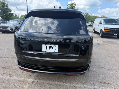 Used 2025 Land Rover Range Rover Long Wheelbase SE AWD/4WD image 6
