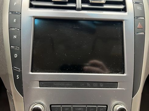 Used 2019 Lincoln MKZ Premiere image 37