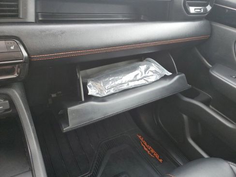 Used 2025 Honda Pilot TrailSport image 19