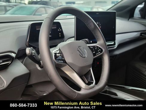 Used 2024 Volkswagen ID.4 Pro S AWD/4WD image 19