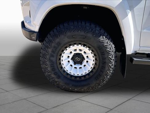 Used 2024 Chevrolet Colorado ZR2 w/ ZR2 Bison Edition AWD/4WD image 10