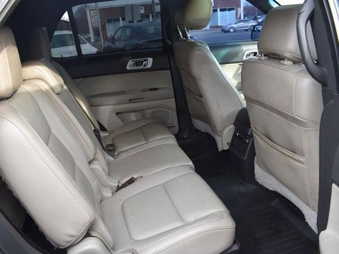 Used 2014 Ford Explorer XLT w/ Equipment Group 202A image 21