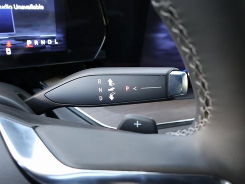 New 2025 Chevrolet Suburban High Country image 20