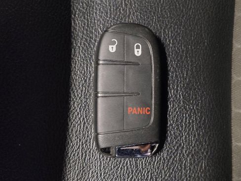 Used 2019 Jeep Compass Latitude FWD image 32