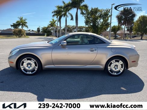 Used 2002 Lexus SC 430 Convertible image 3
