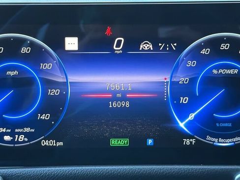 Certified 2024 Mercedes-Benz EQB 300 4MATIC image 31
