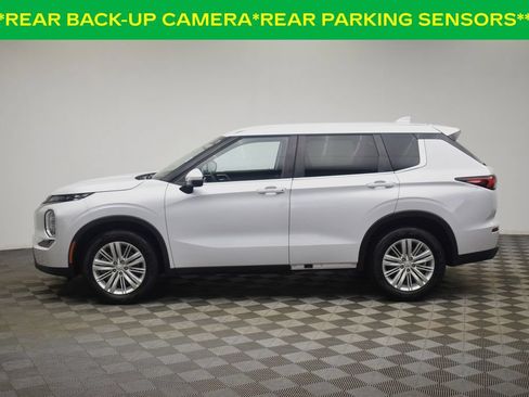Used 2024 Mitsubishi Outlander ES FWD image 11