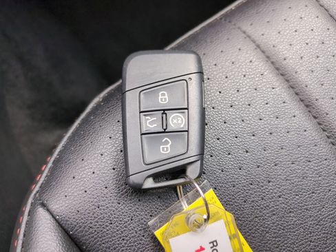 Used 2024 Volkswagen Tiguan Wolfsburg Edition image 29