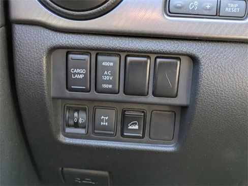 Used 2021 Nissan Titan PRO-4X w/ Pro-4x Convenience Package image 23